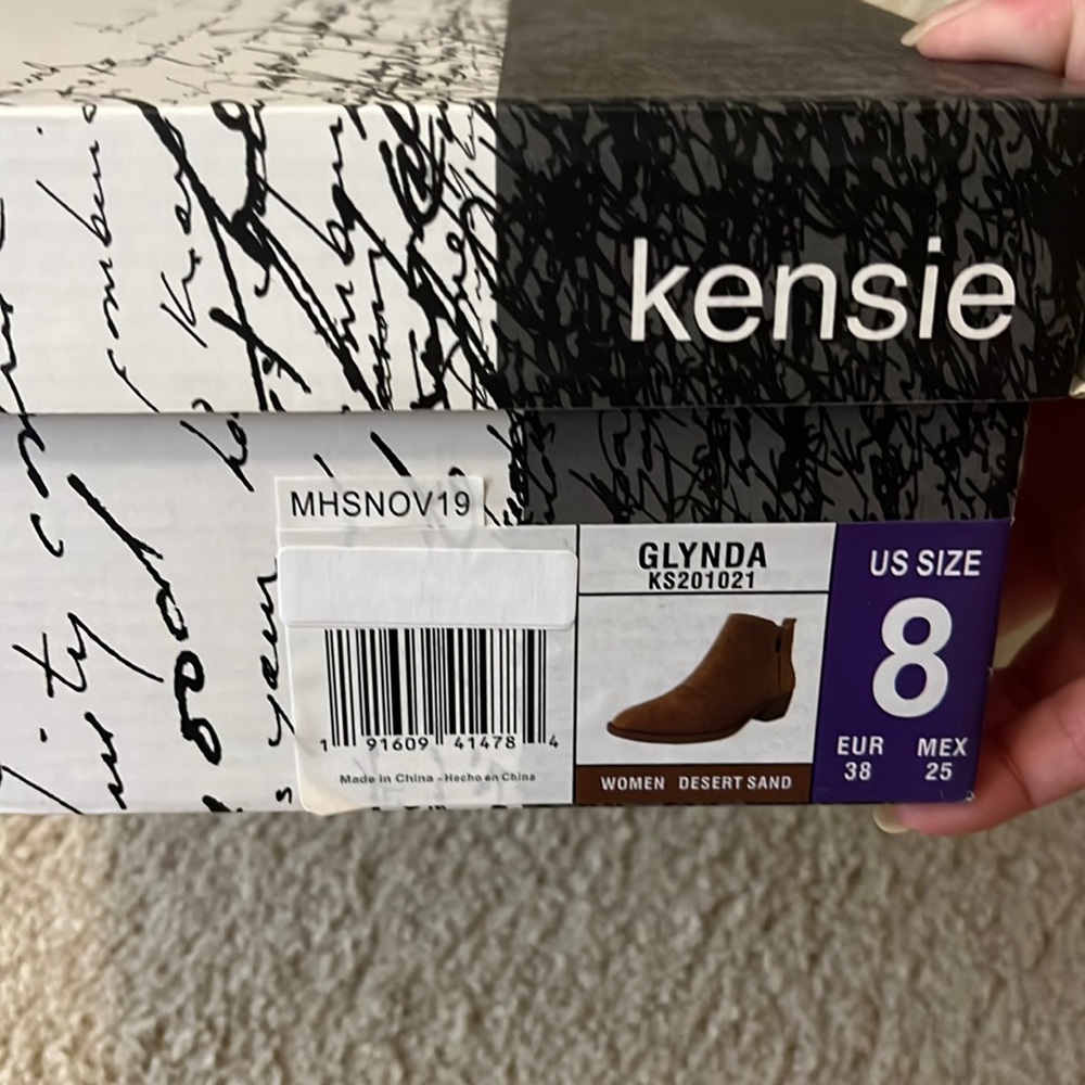 Kenzie desert sand size 8 booties